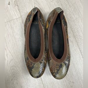 Stuart Weitzman Green Python Embossed Ballet Flats‎